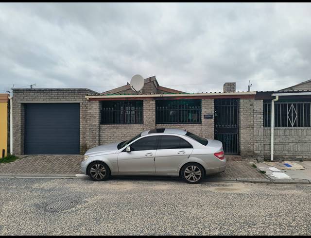 3 BEDROOM HOUSE FOR SALE IN MANDELA PARK